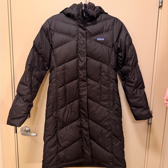 Patagonia Jackets & Blazers - Patagonia Women's Dark Puffer Jacket
